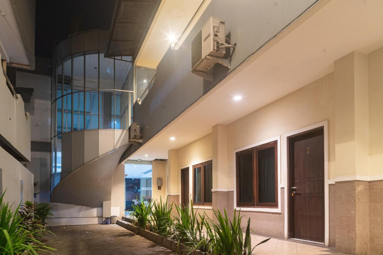 Reddoorz Near Bahu Mall Manado Malalayang Екстериор снимка