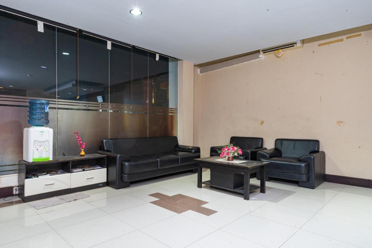 Reddoorz Near Bahu Mall Manado Malalayang Екстериор снимка