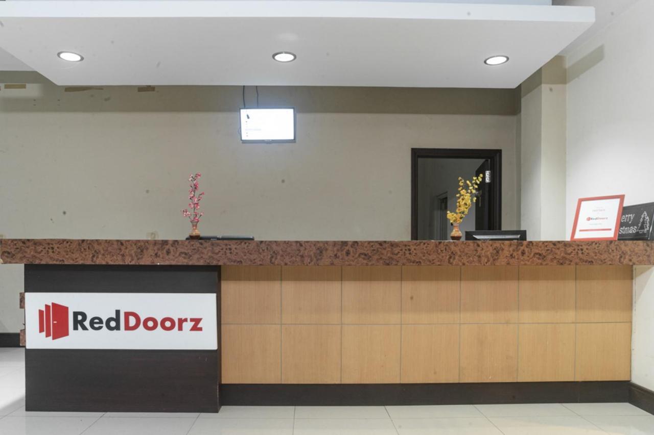 Reddoorz Near Bahu Mall Manado Malalayang Екстериор снимка