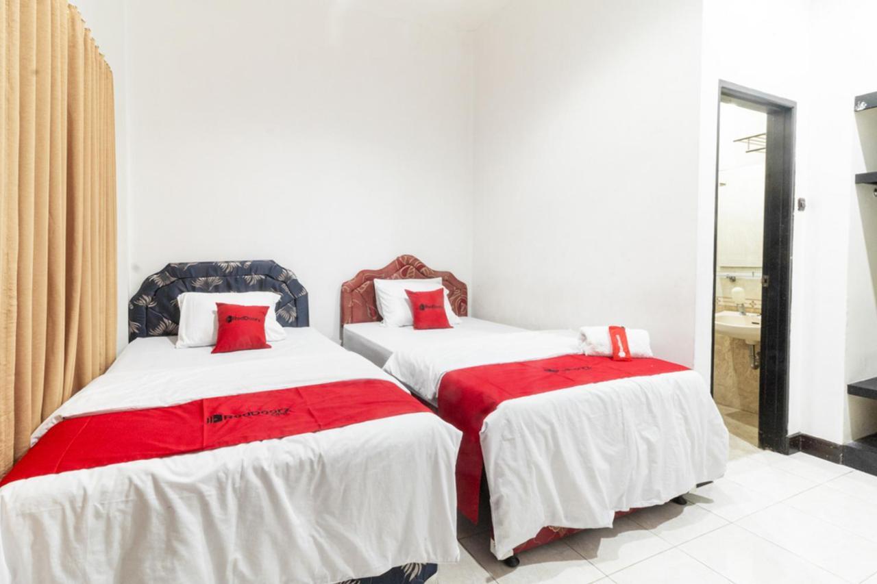 Reddoorz Near Bahu Mall Manado Malalayang Екстериор снимка