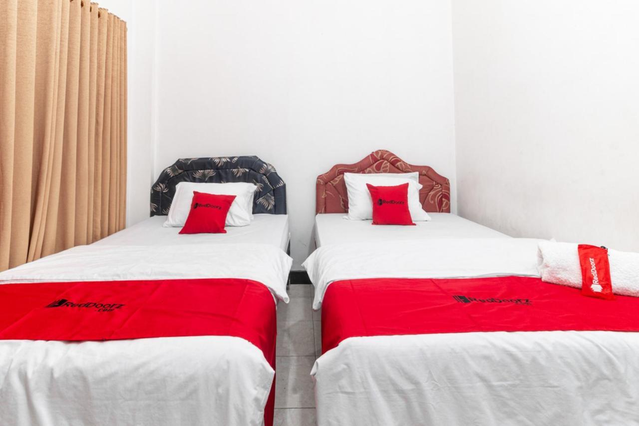 Reddoorz Near Bahu Mall Manado Malalayang Екстериор снимка
