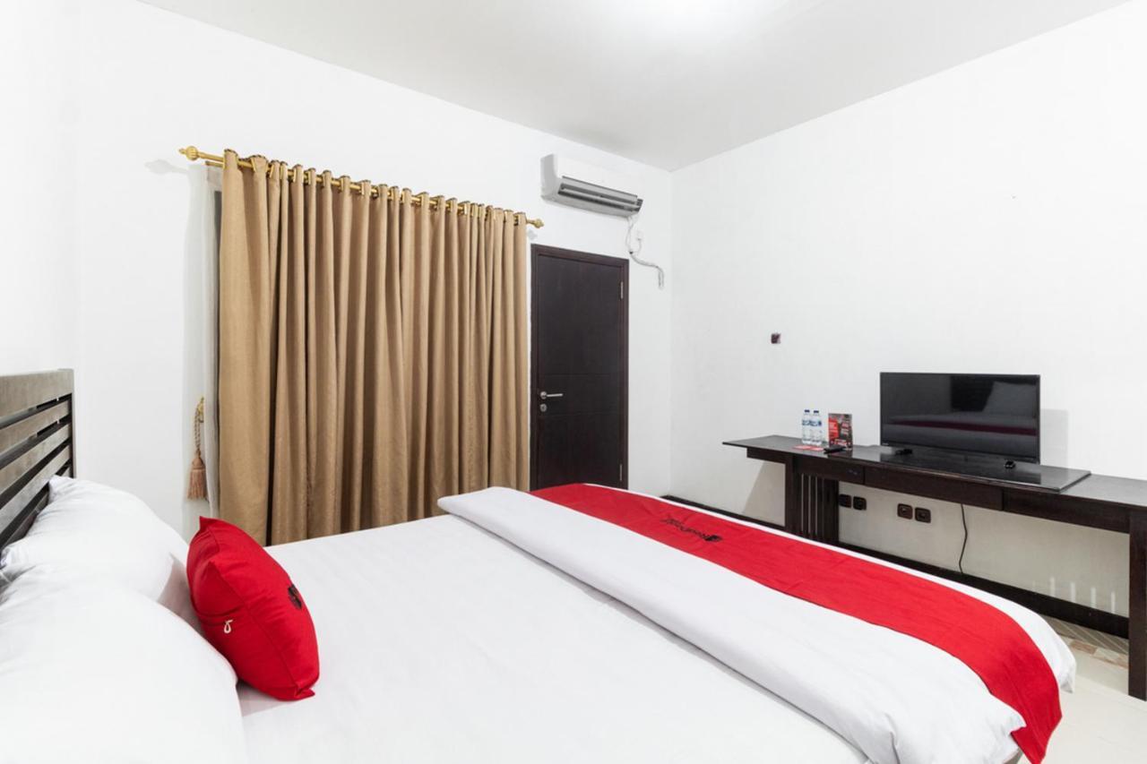 Reddoorz Near Bahu Mall Manado Malalayang Екстериор снимка